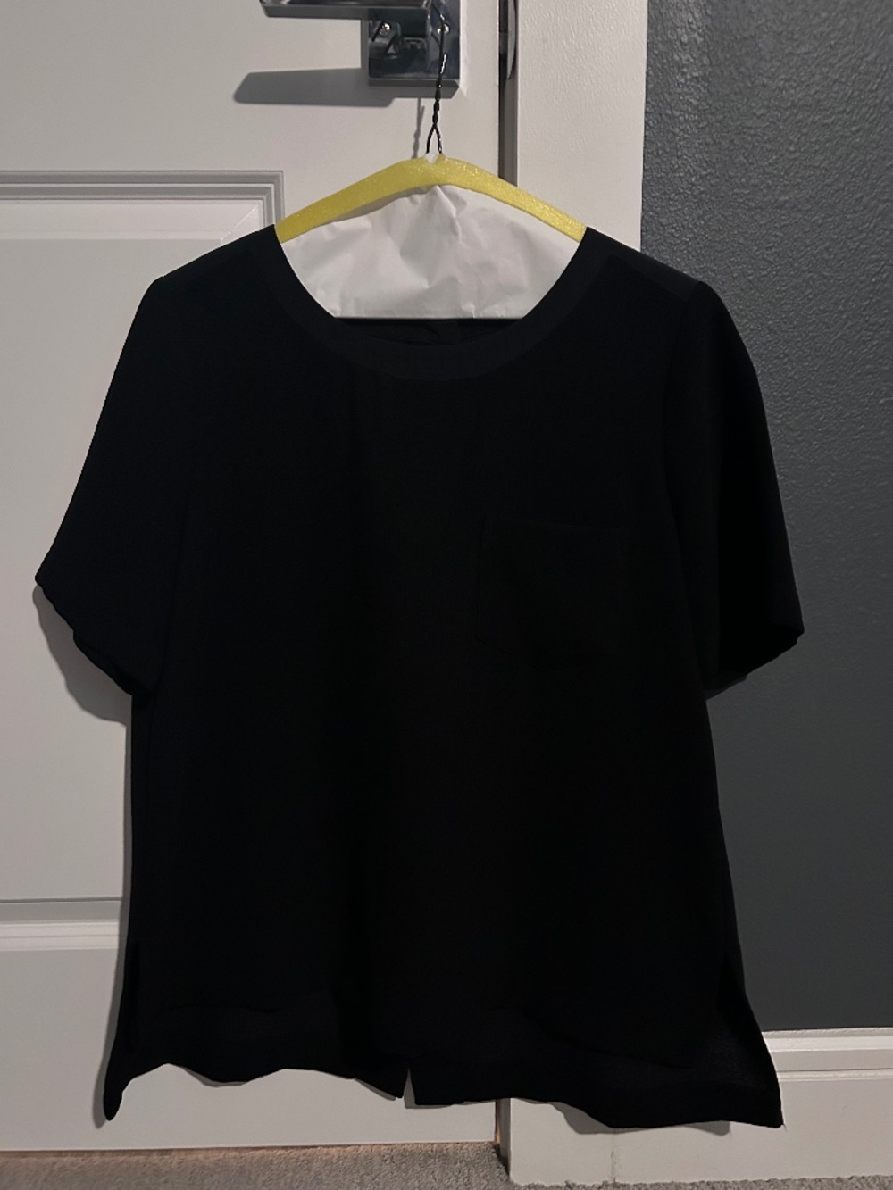 Madewell Button Back Pocket Short-Sleeved Blouse - size Medium